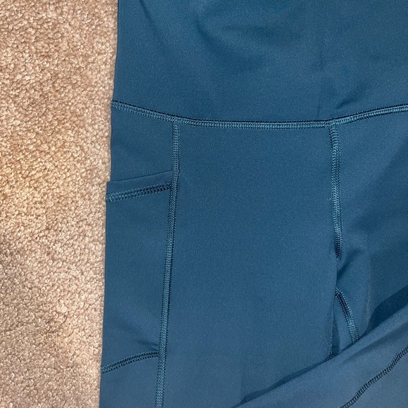 90 Degree by Reflex - Interlink High Waist 7/8 Ankle Leggings with Side Pockets - Picture 2 of 3